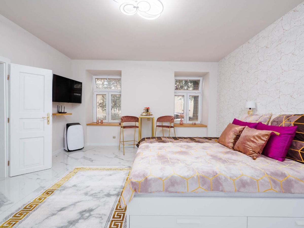 Apartament Gold Aleja Nmp 8 - Free Parking Częstochowa Exterior foto